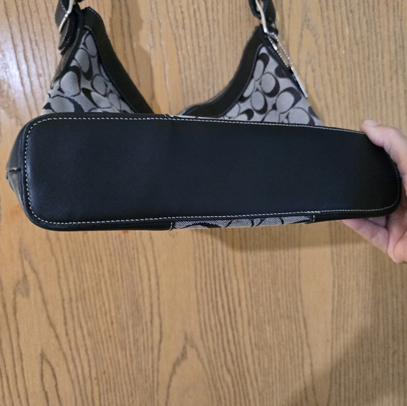 Coach Shoulder Handbag - Picture 3 of 9